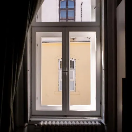 Manoir Center Apartment